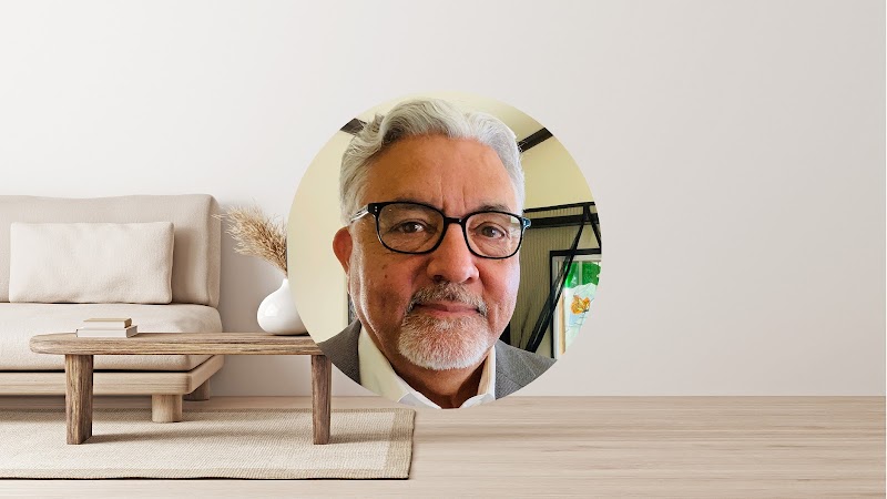 Photo of Robert Moreno, Realtor