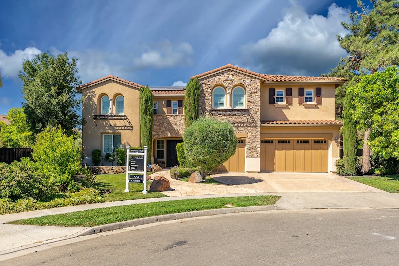 Brenda Vance - Our Perfect Pad - Compass REALTOR photo 2