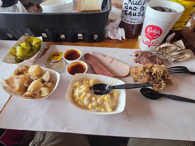 Rudy's "Country Store" and Bar-B-Q photo 3