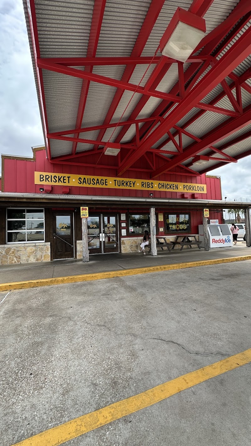 Rudy's "Country Store" and Bar-B-Q photo 5
