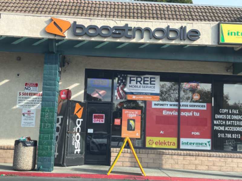 Boost Mobile photo 3
