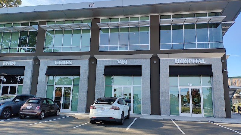 Larkspur Landing Veterinary / Twin Cities Vet Hospital photo 3