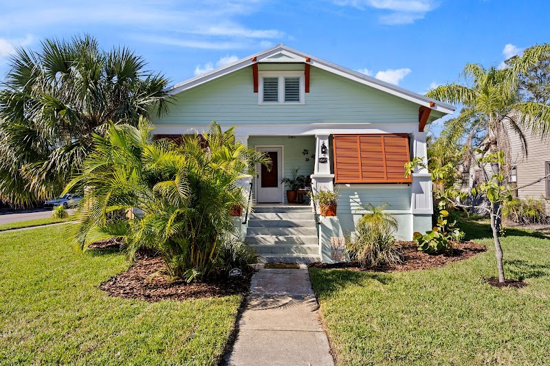 KEYSEEKERS REAL ESTATE photo 3