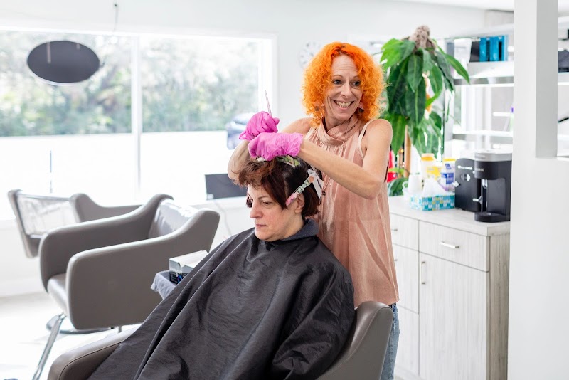 Pura Vida Salon photo 3