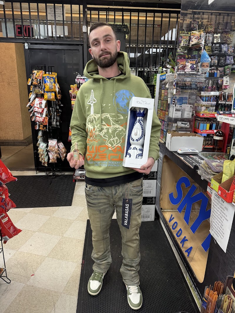 Bob's Discount Liquor photo 3