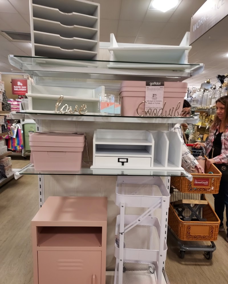 HomeGoods photo 5
