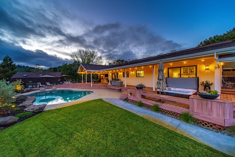 Mayastoga Luxury Rentals photo 3