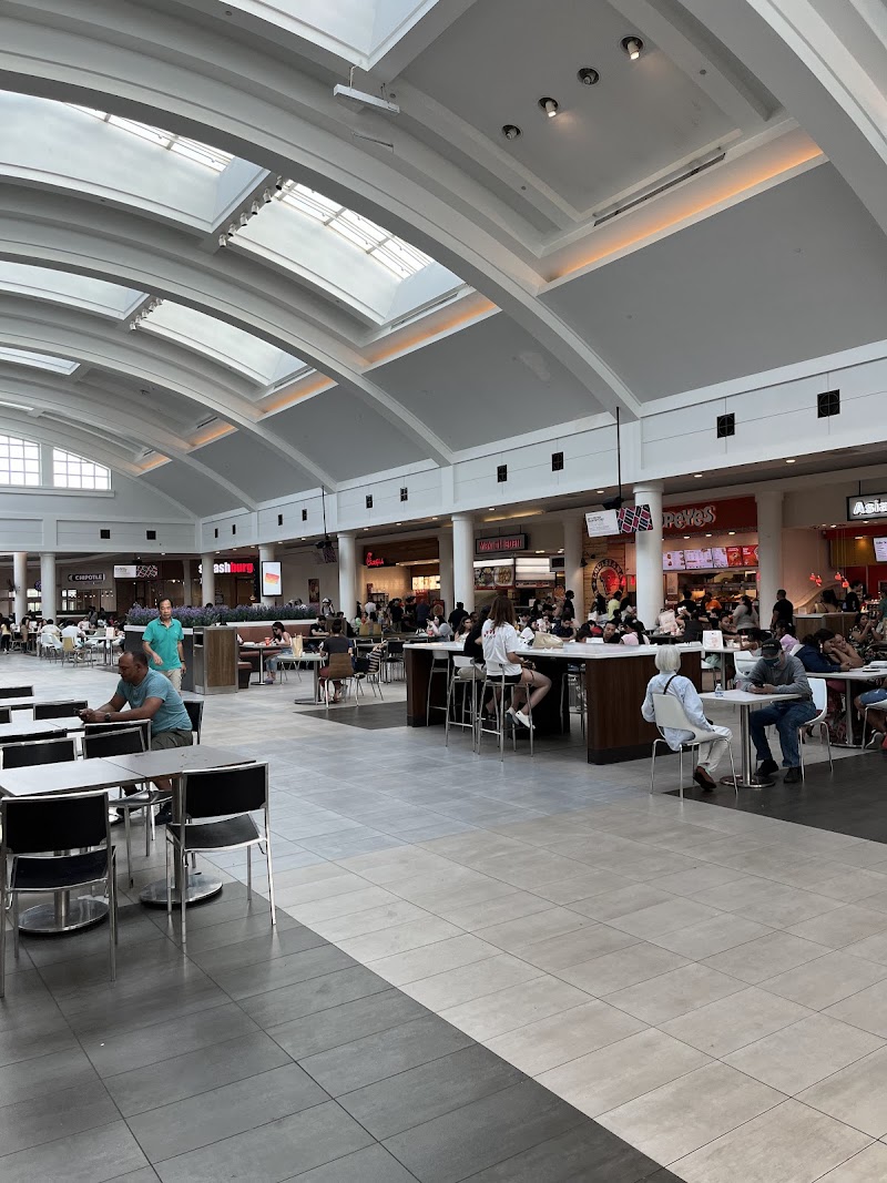 Menlo Park Mall photo 4