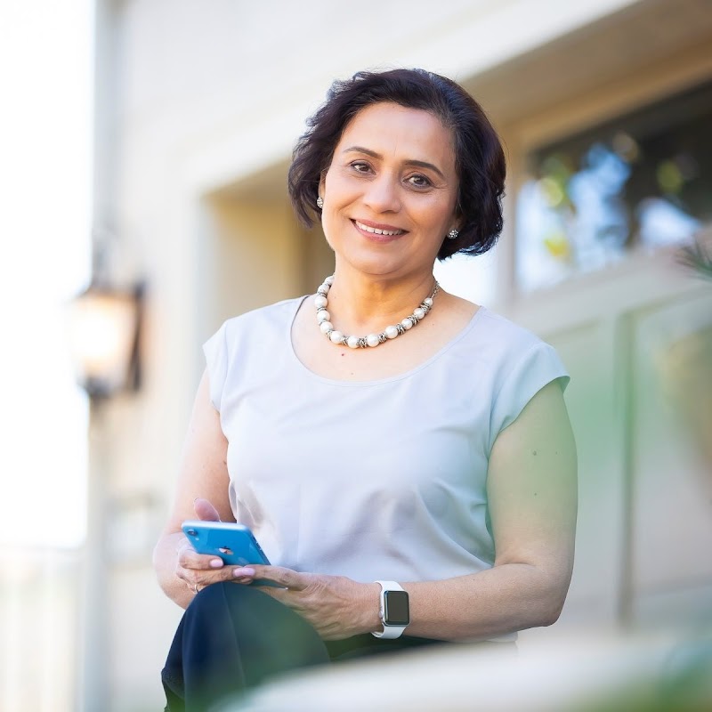 Photo of Varsha Upadhye Realtor