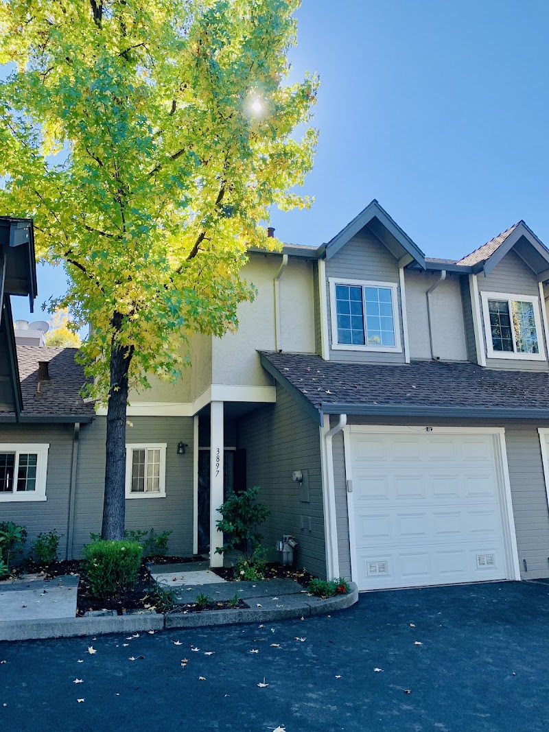 Varsha Upadhye Realtor photo 5