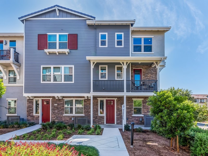 Varsha Upadhye Realtor photo 4
