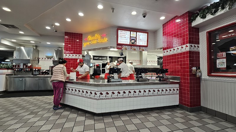 In-N-Out Burger photo 3