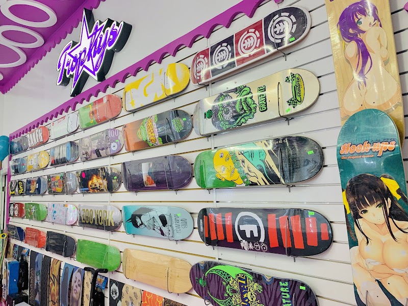 TROPHYS SMOKE SHOP & Skate Shop photo 5