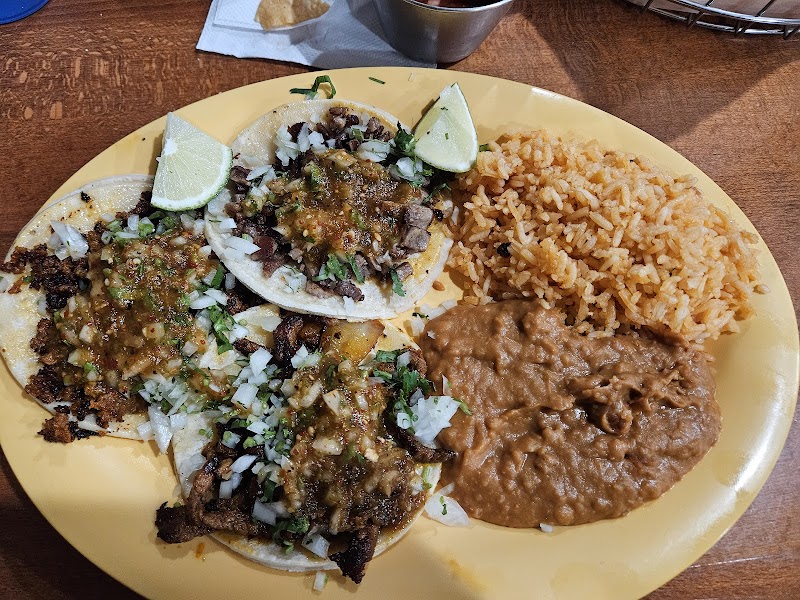 Taqueria Mar y Tierra photo 4