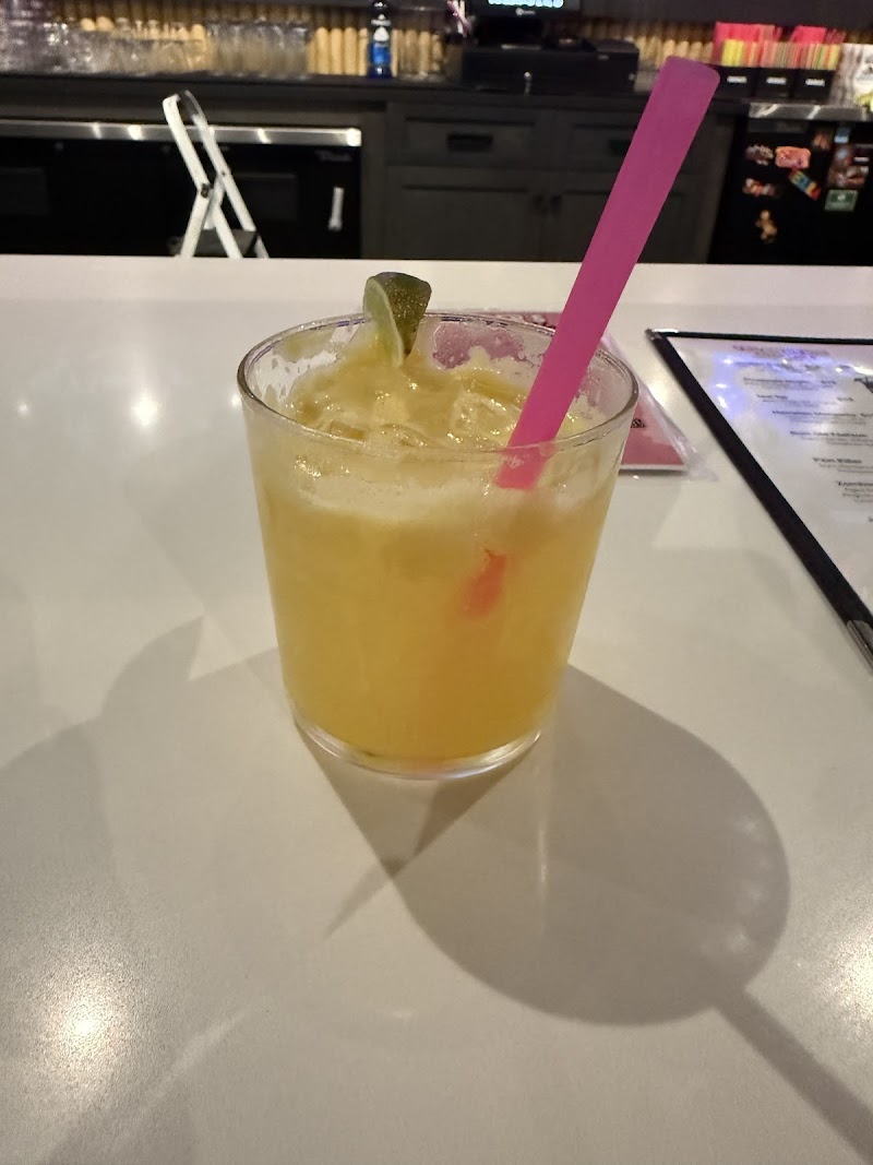 Islander’s Lounge photo 4