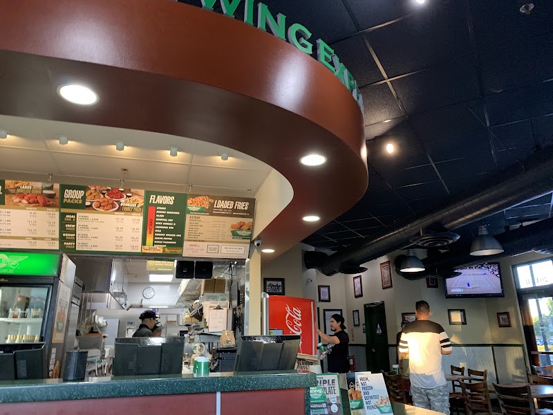 Wingstop photo 5