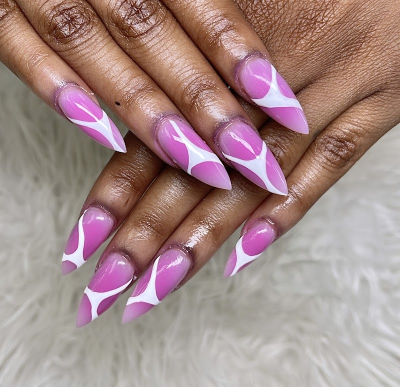 T NAILS Petersburg photo 4