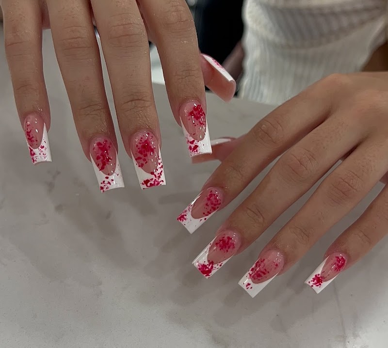 T NAILS Petersburg photo 3