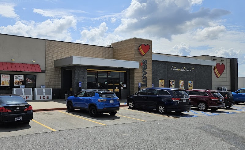 Love's Travel Stop photo 2