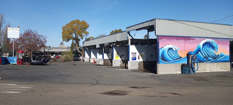 The Tidal Wave Car Wash photo 3
