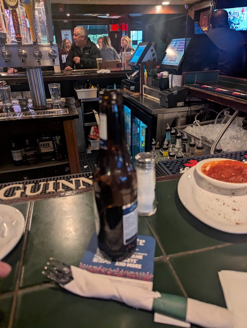 Flaherty's Three Flags Inn — Webster photo 3