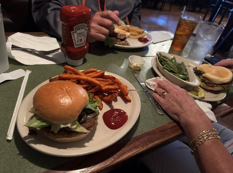 Flaherty's Three Flags Inn — Webster photo 5