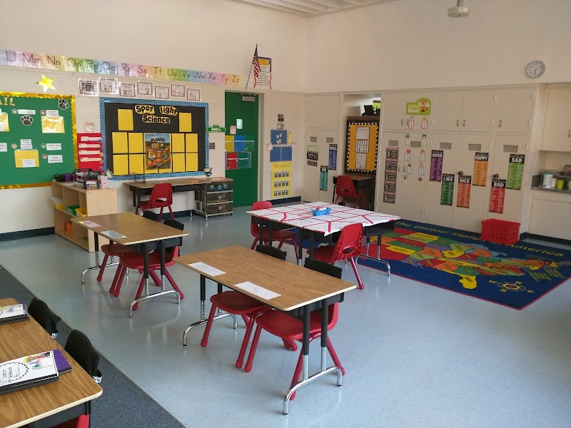 Mission Hills School Castro Valley ( TK-K 5Th) photo 2