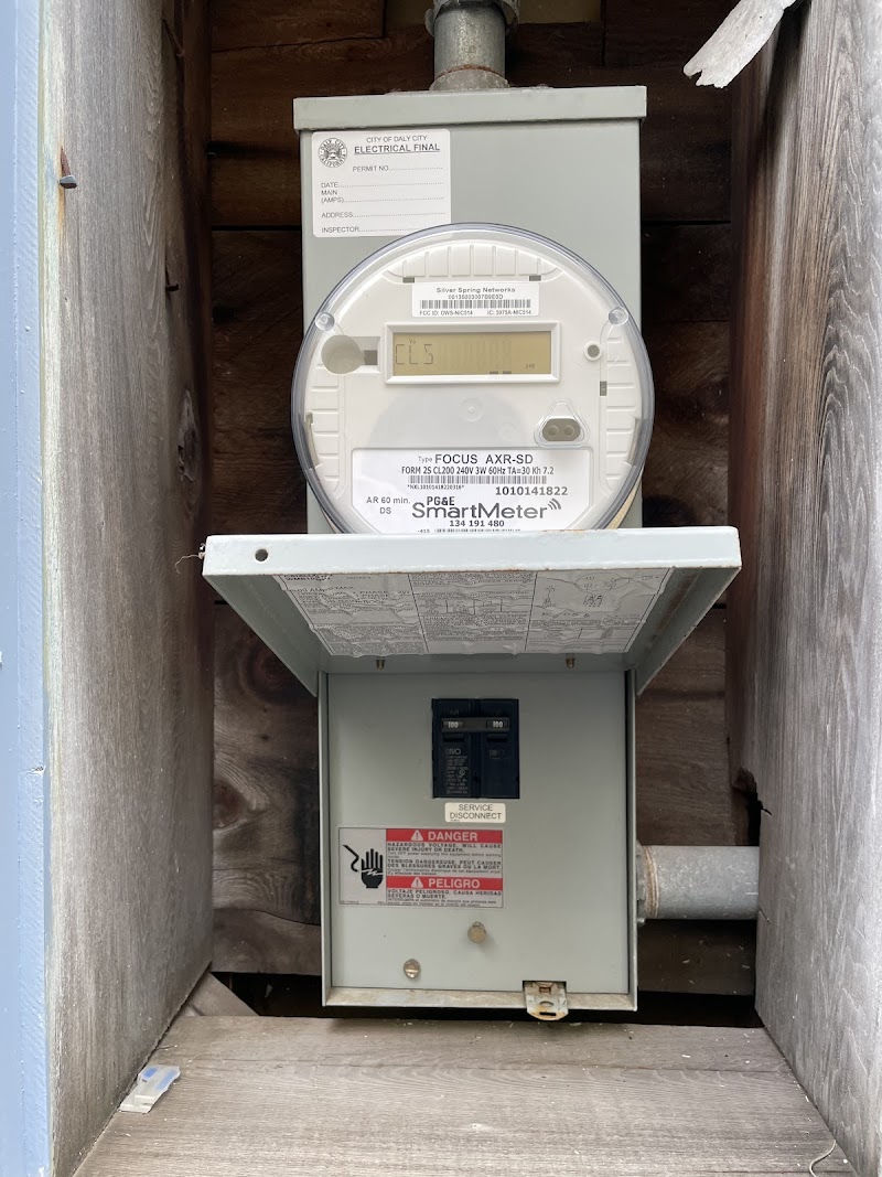 110/220V Electric Co. Inc. photo 2