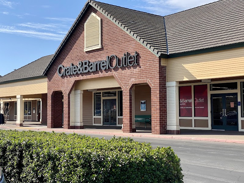 Photo of Crate & Barrel Outlet