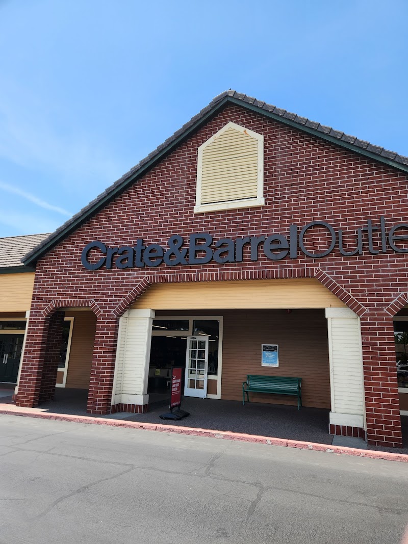 Crate & Barrel Outlet photo 4