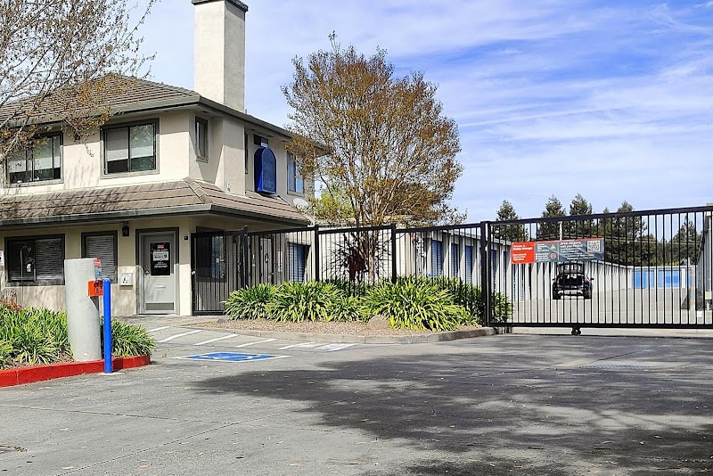 Public Storage photo 2