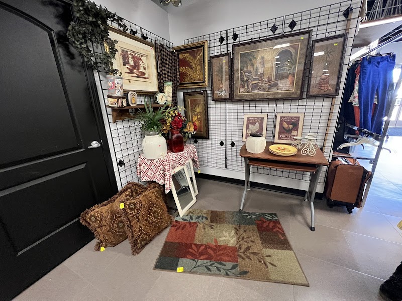 Lighthouse Ministries Thrift photo 2