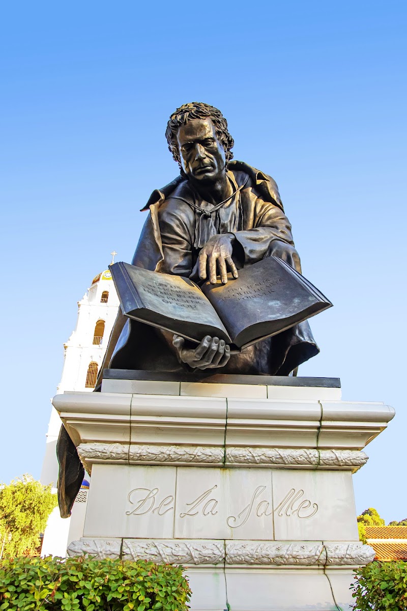 Saint Mary’s College - School of Economics & Business Administration photo 5
