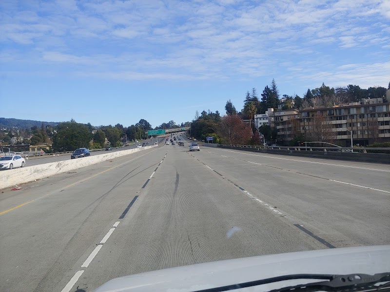 Photo of Mountain Blvd & Frontage Rd