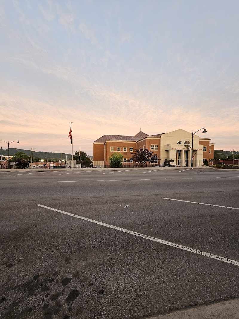 Photo of Marshall County Court House