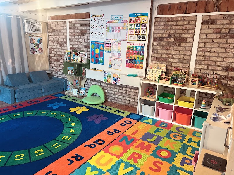 Little loves bilingual home daycare photo 2