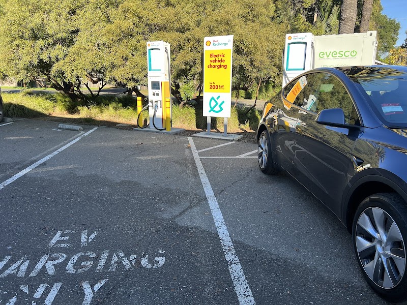 Shell Recharge Charging Station photo 2