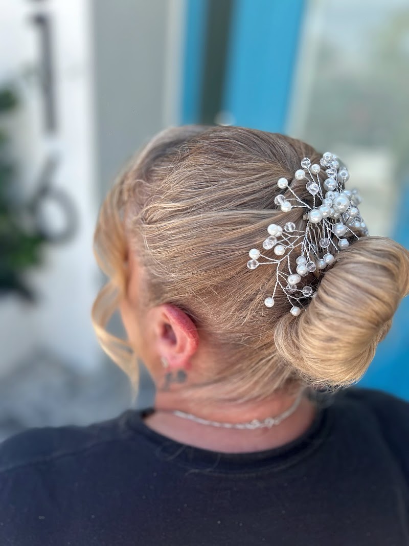Willow and Ivory Hair Studio photo 2
