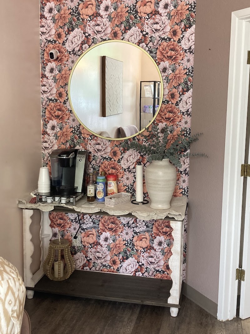 Hourglass Beauty Bar photo 4