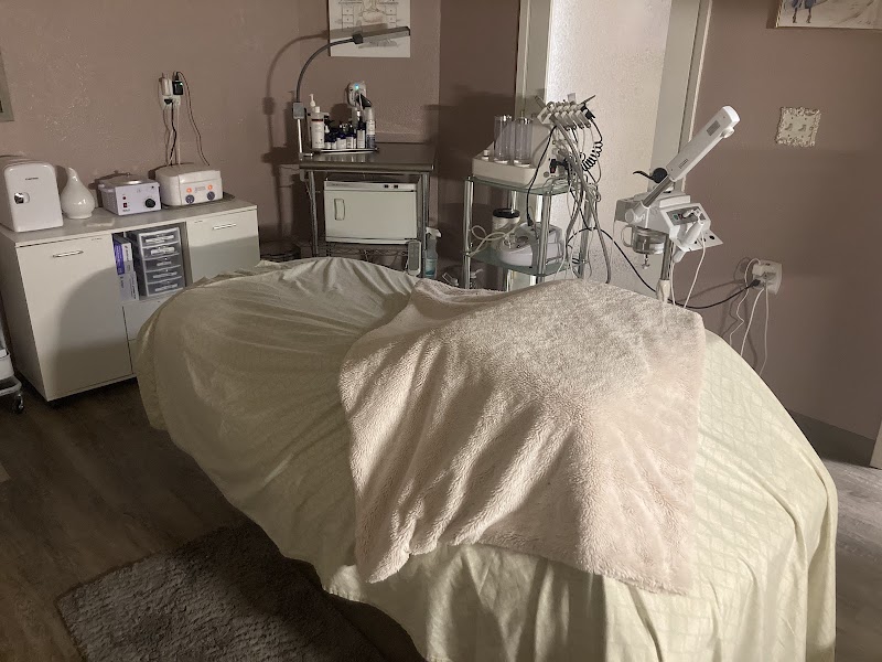 Hourglass Beauty Bar photo 2