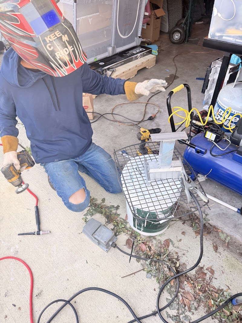 LOCAL WELDER 352 photo 5