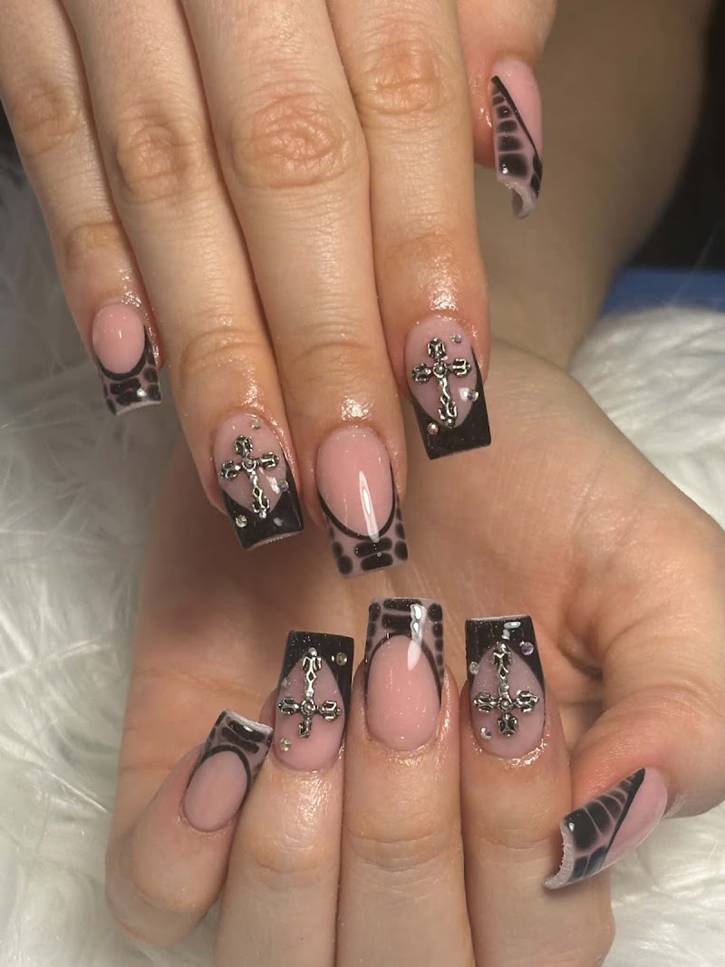 Essence of Nails photo 2