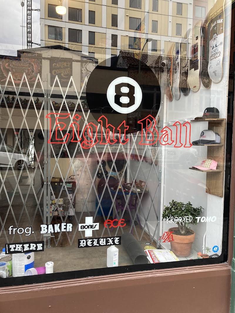 8Ball Oakland photo 3