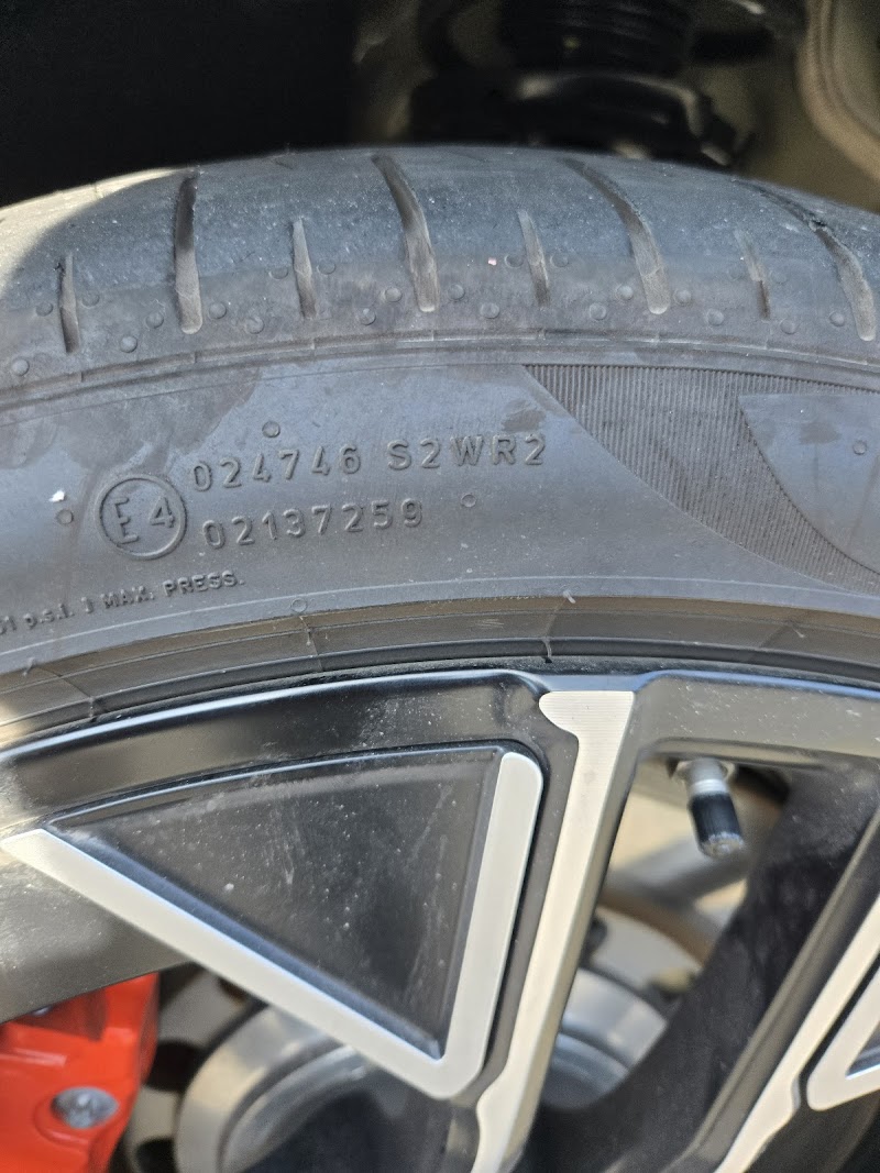 mobile tire repair and roadside service photo 5