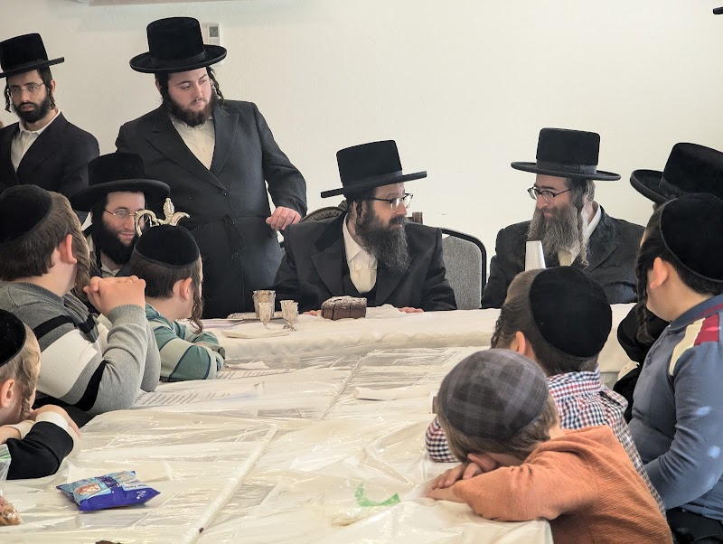 Khal Chasidim Casa Grande - Dinev Shul photo 4