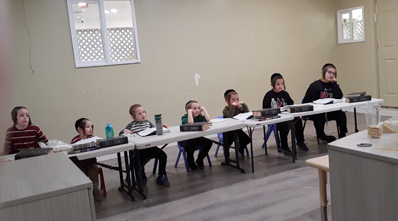 Khal Chasidim Casa Grande - Dinev Shul photo 3