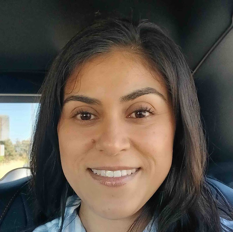 Photo of Ana Flores, RD - Dietitian Nutritionist