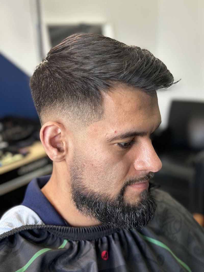 Bueno’s Barbershop photo 5