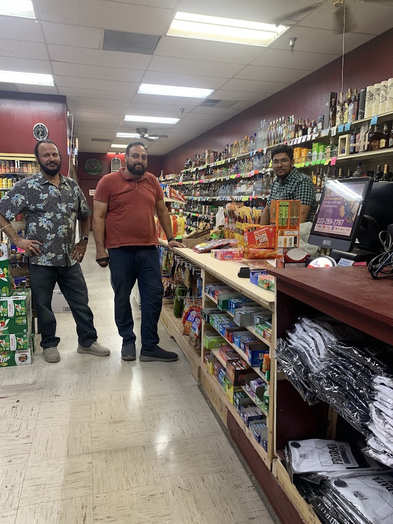 Alamo Liquors photo 4