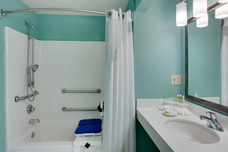Holiday Inn Express & Suites Plant City by IHG photo 4